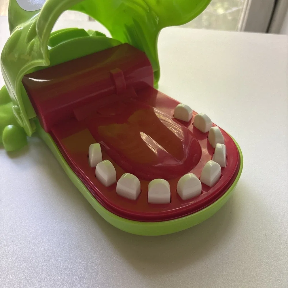 Vintage 1992 Milton Bradley Crocodile Dentist Game Travel Version Tested Works!